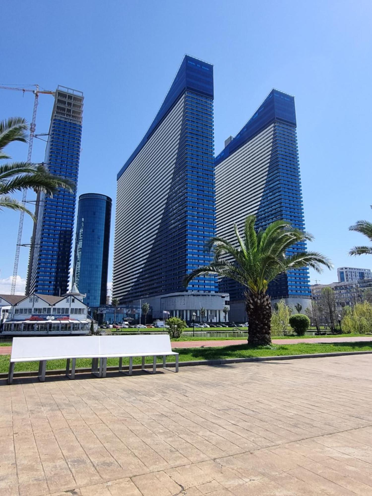 Апартаменты Orbi Sity Батуми Экстерьер фото