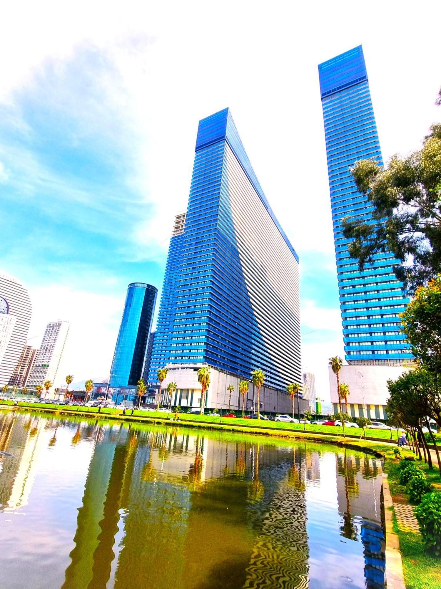 Апартаменты Orbi Sity Батуми Экстерьер фото